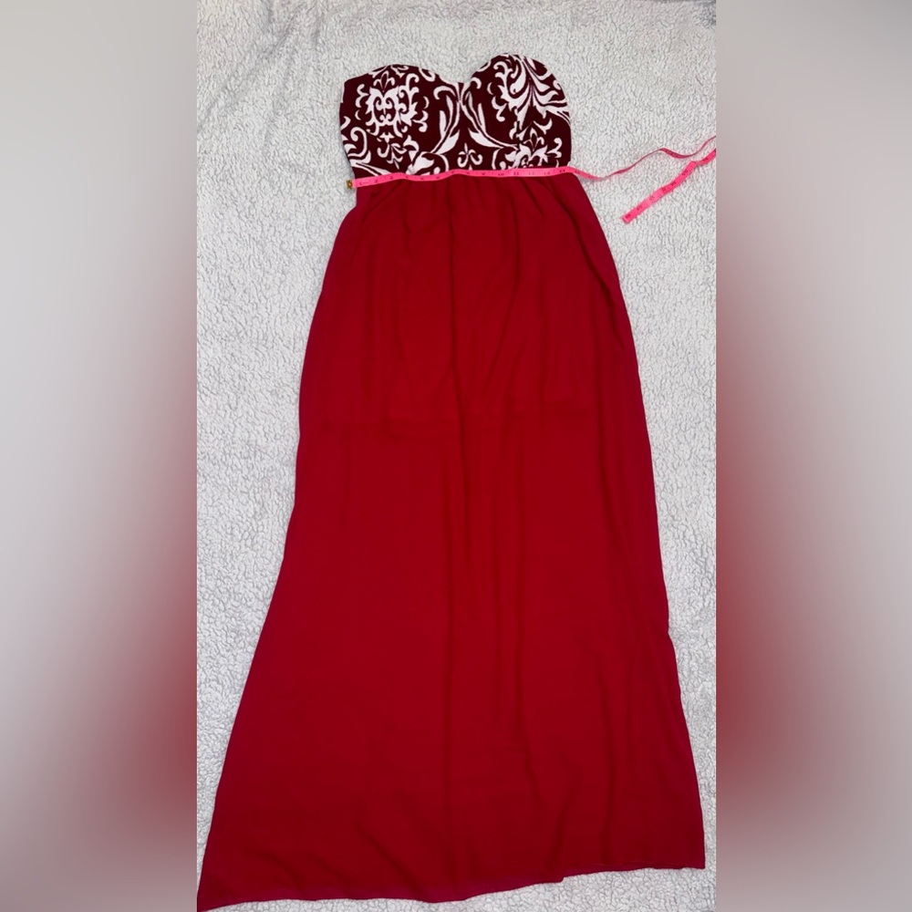 Chic Flowy Strapless Red and White Maxi Dress
